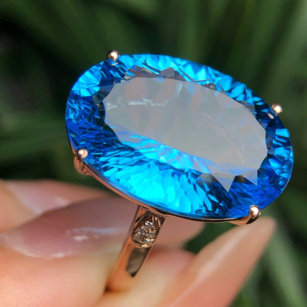 14k Gold 16.60 Ct Natural Topaz & Diamond Ring - 4