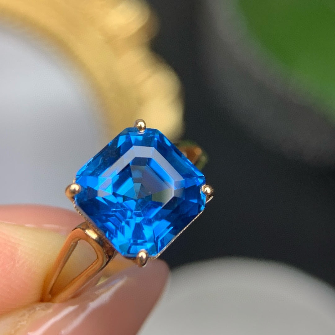 14k Gold 4.40 Ct Natural Topaz Ring - 6