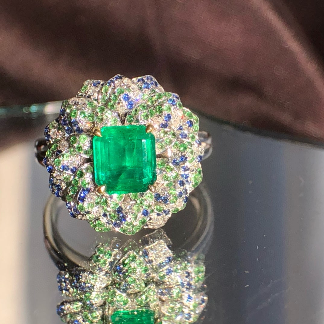 14k Gold 1.30 Ctw Natural Emerald & Diamond Ring - 2