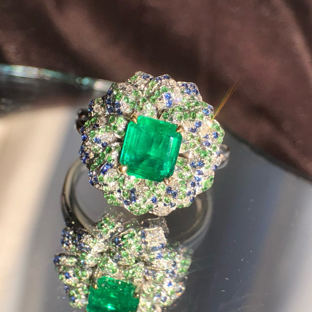 14k Gold 1.30 Ctw Natural Emerald & Diamond Ring - 6