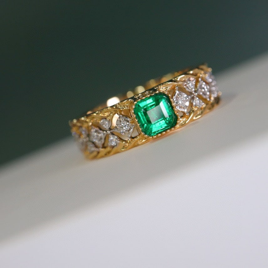 14k Gold 0.40 Ct Natural Emerald & Diamond Ring: Ref:230955218 // gold content:14k gold // ring size:7. 25us // // main gemstone:emerald // shape:octagonal // carat weight:0. 40ct // color:green // treatment:natural // // adjacent gemstone 2 : diamo
