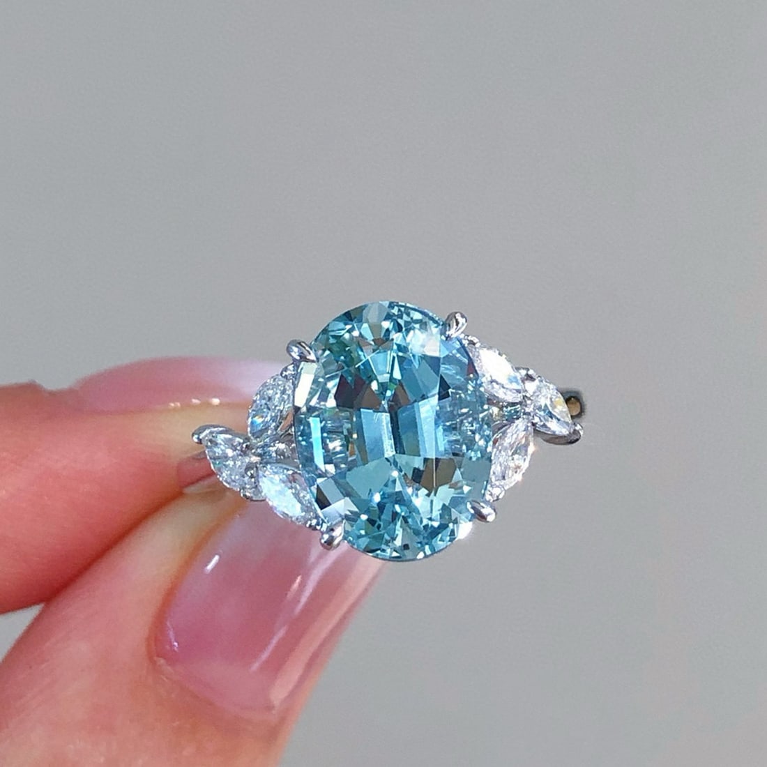 14k Gold 3.56 Ctw Natural Aquamarine & Diamond Ring: Ref:230955223 // gold content:14k gold // ring size:7. 25us // // main gemstone:aquamarine // shape:oval // carat weight:3. 20ct // color:santa maria color // treatment:natural // // adjacent