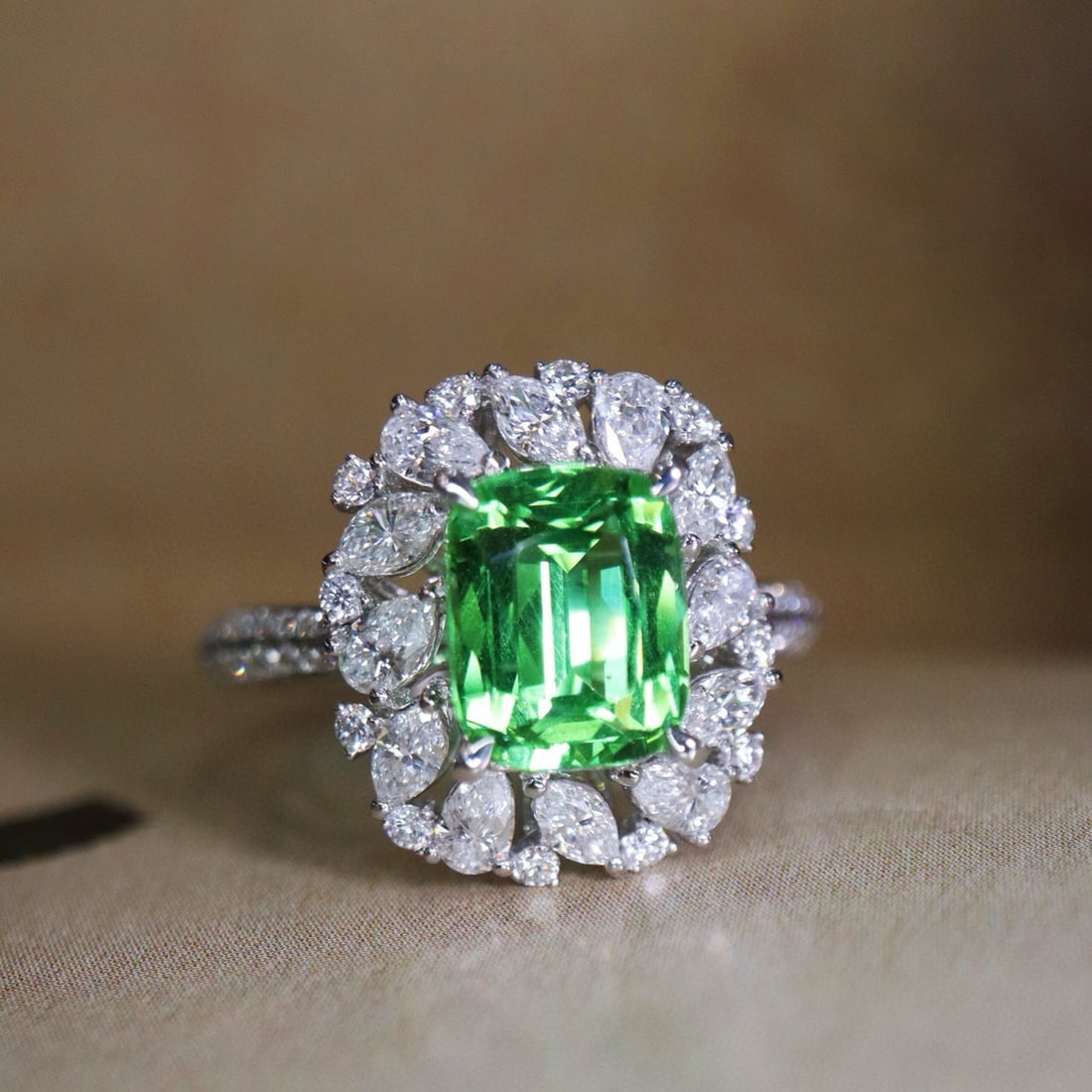 14k Gold 3.26 Ctw Natural Tsavorite & Diamond Ring - 4