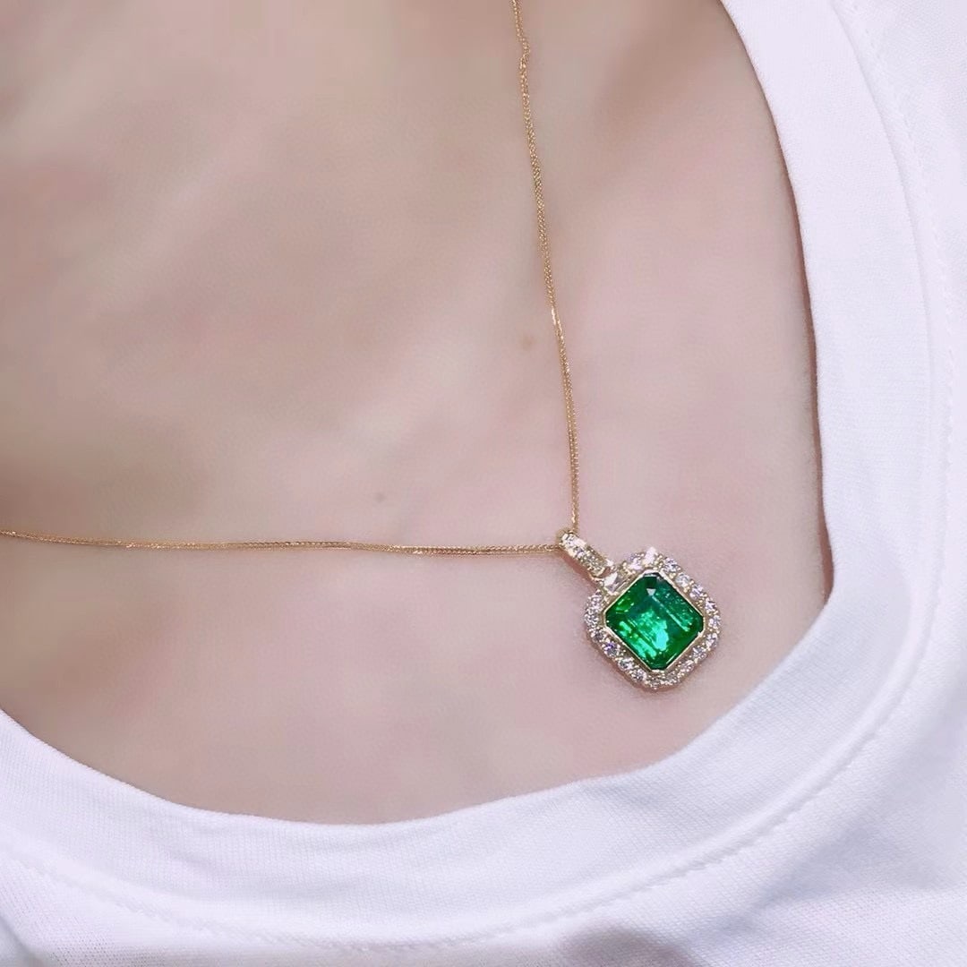 14k Gold 1.1 Ct Vivid Green Natural Emerald & Diamond Pendant( Without Chain ) - 3