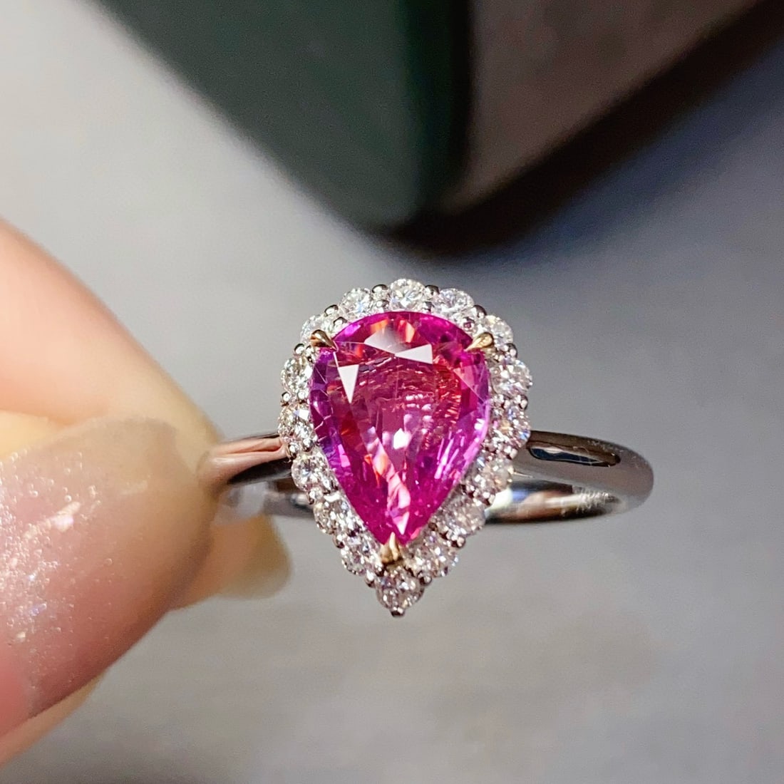 14k Gold 1.92 Ctw Natural Sapphire & Diamond Ring: Ref:230955246 // gold content:14k gold // ring size:7. 25us // // main gemstone:sapphire // shape:pear // carat weight:1. 6ct // color:purplish pink // treatment:natural // // adjacent gemstone 2