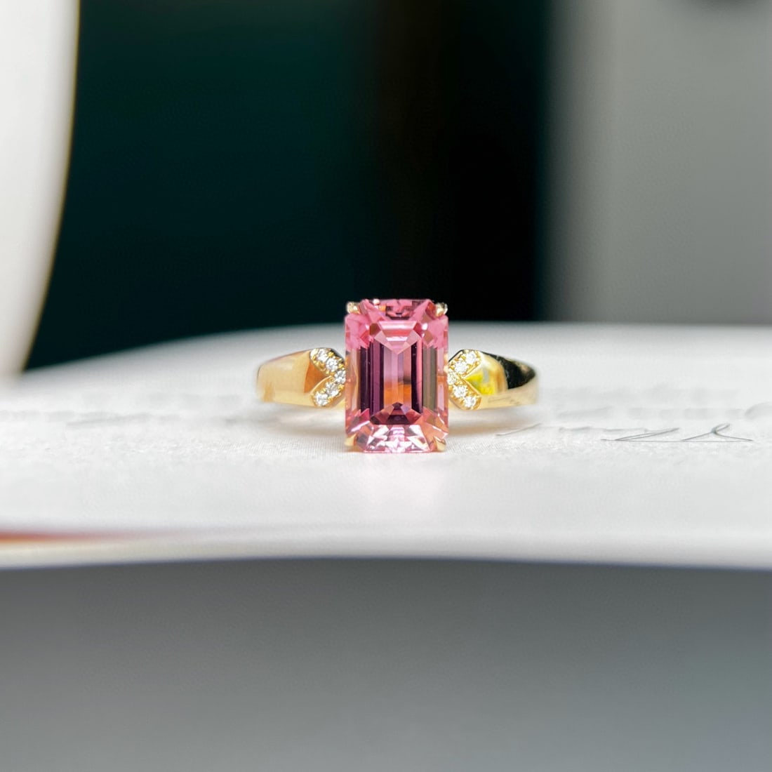 14k Gold 2.30 Ctw Natural Tourmaline & Diamond Ring: Ref:230955249 // gold content:14k gold // ring size:7. 25us // // main gemstone:tourmaline // shape:octagonal // carat weight:2. 28ct // color:pink // treatment:natural // // adjacent gemstone 2 :