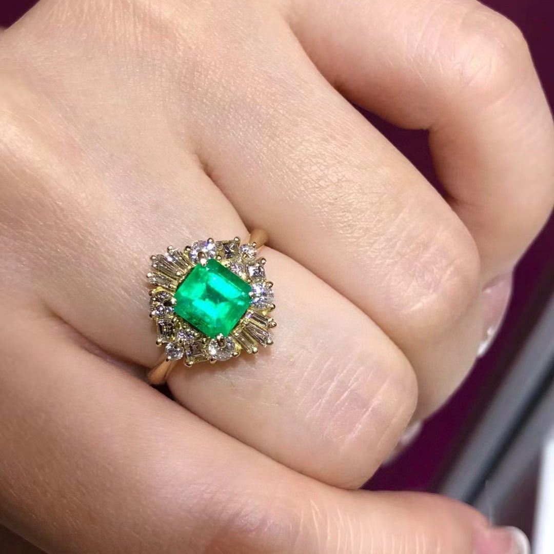 14k Gold 1.52 Ctw Vivid Green Natural Emerald & Diamond Ring - 2