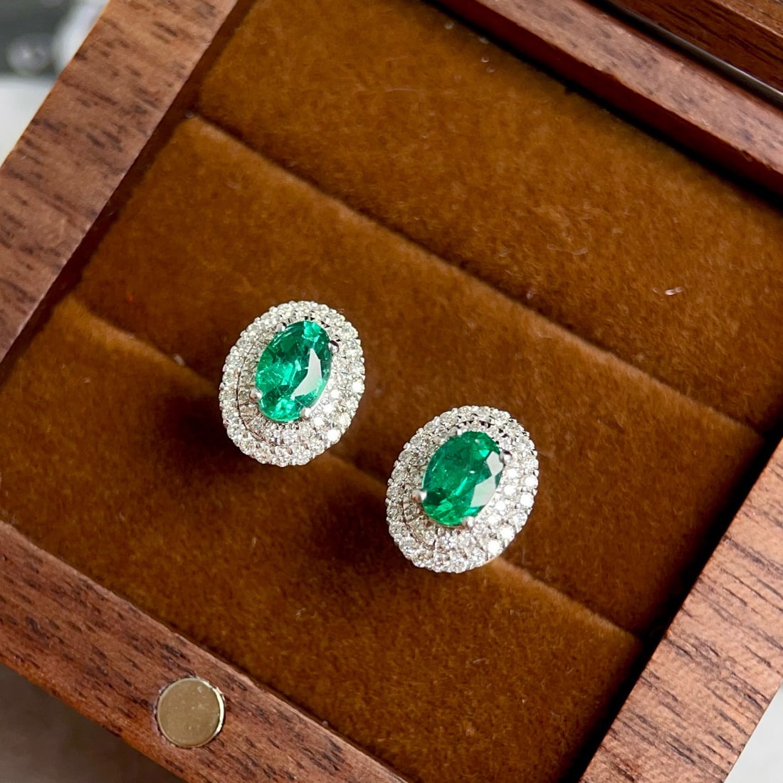 14k Gold 1.19 Ctw Natural Emerald & Diamond Earrings - 3