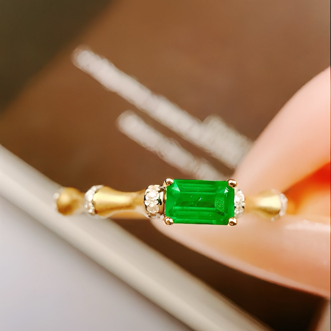 14k Gold 0.31 Ctw Vivid Green Natural Emerald & Diamond Ring: Ref:230956014 // gold content:14k gold // ring size:7. 25us // // main gemstone:emerald // shape:octagonal // carat weight:0. 26ct // color:vivid green // treatment:natural // // adjacent gemstone