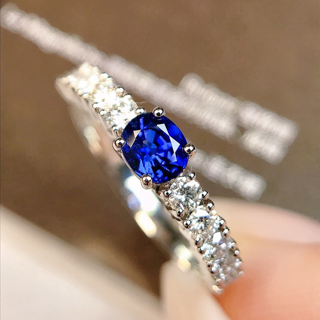 14k Gold 0.89 Ctw Vivid Blue Natural Sapphire & Diamond Ring - 2