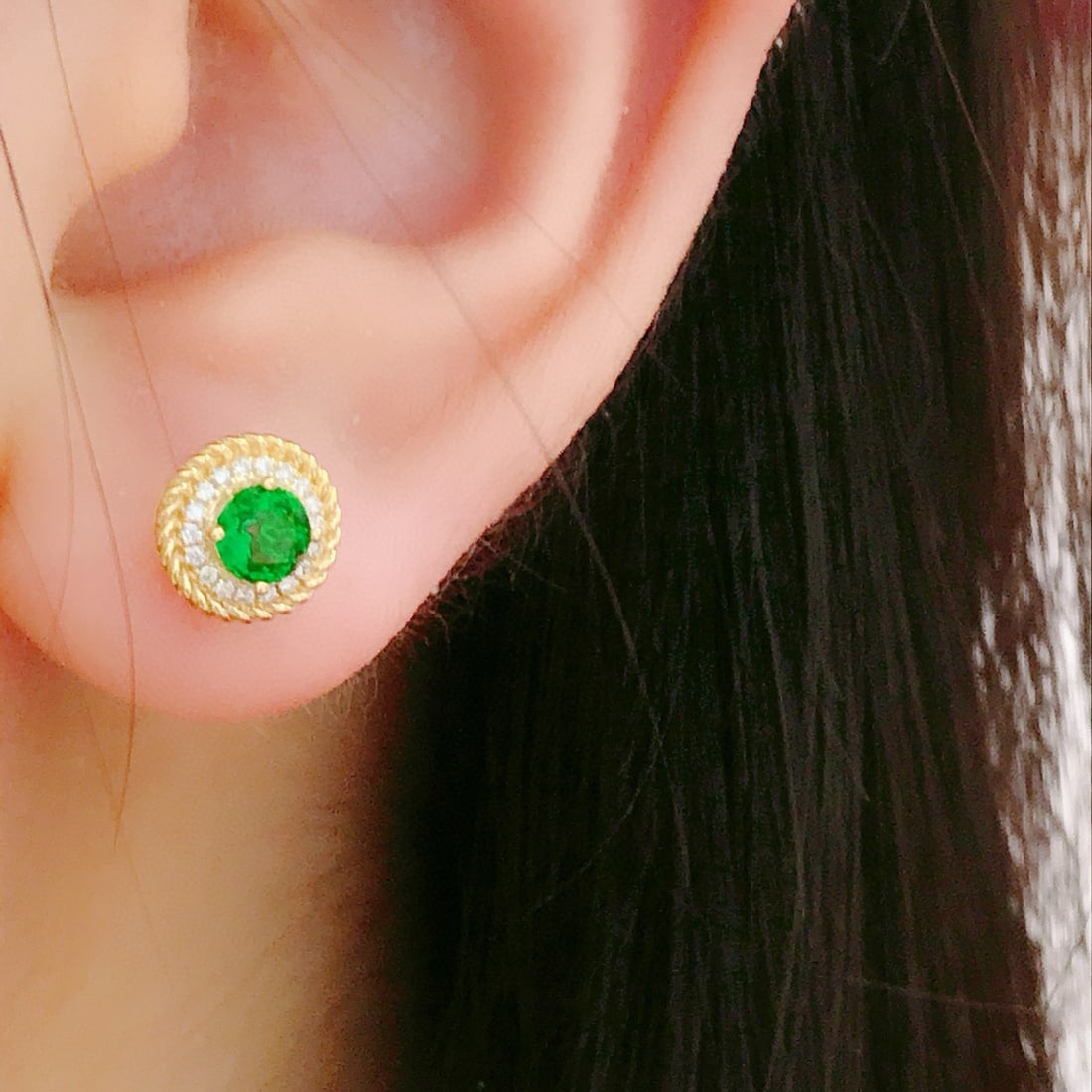 14k Gold 0.51 Ctw Vivid Green Natural Emerald & Diamond Earrings - 3