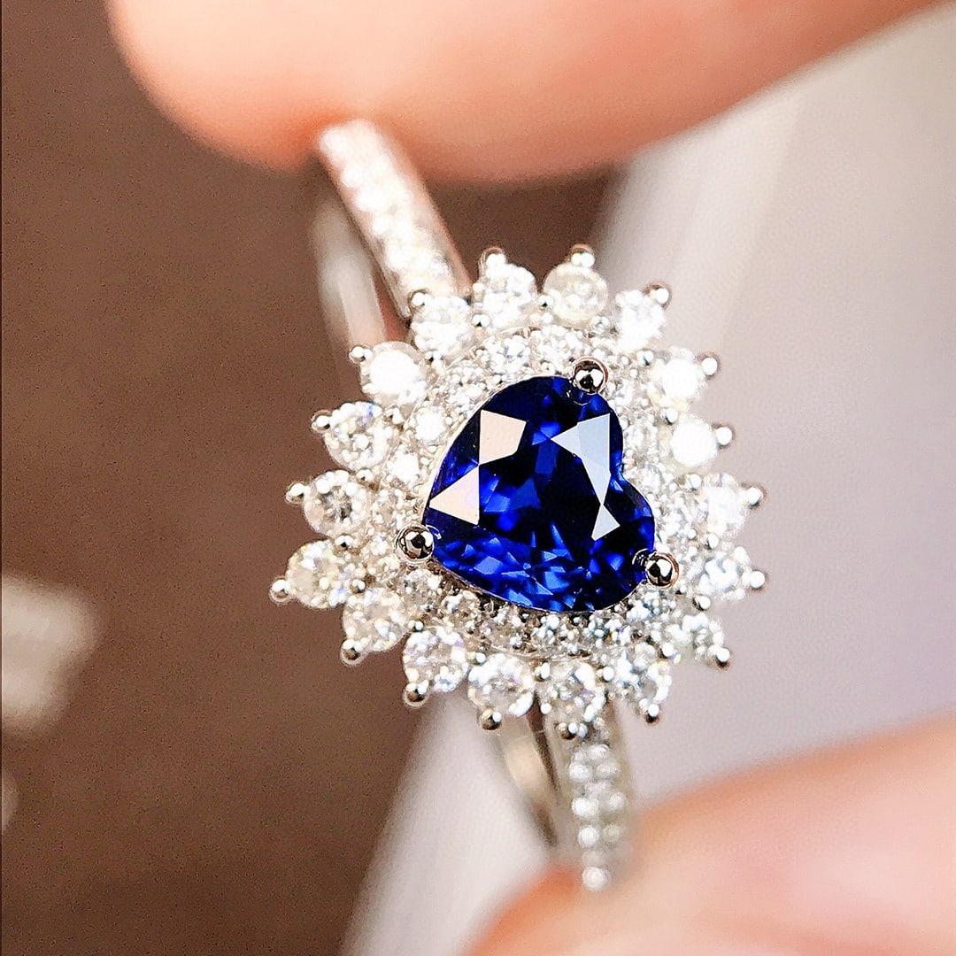 14k Gold 0.81 Ctw Vivid Blue Natural Sapphire & Diamond Ring - 2