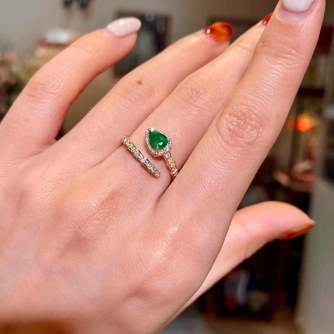 14k Gold 0.68 Ctw Natural Emerald & Diamond Ring - 4