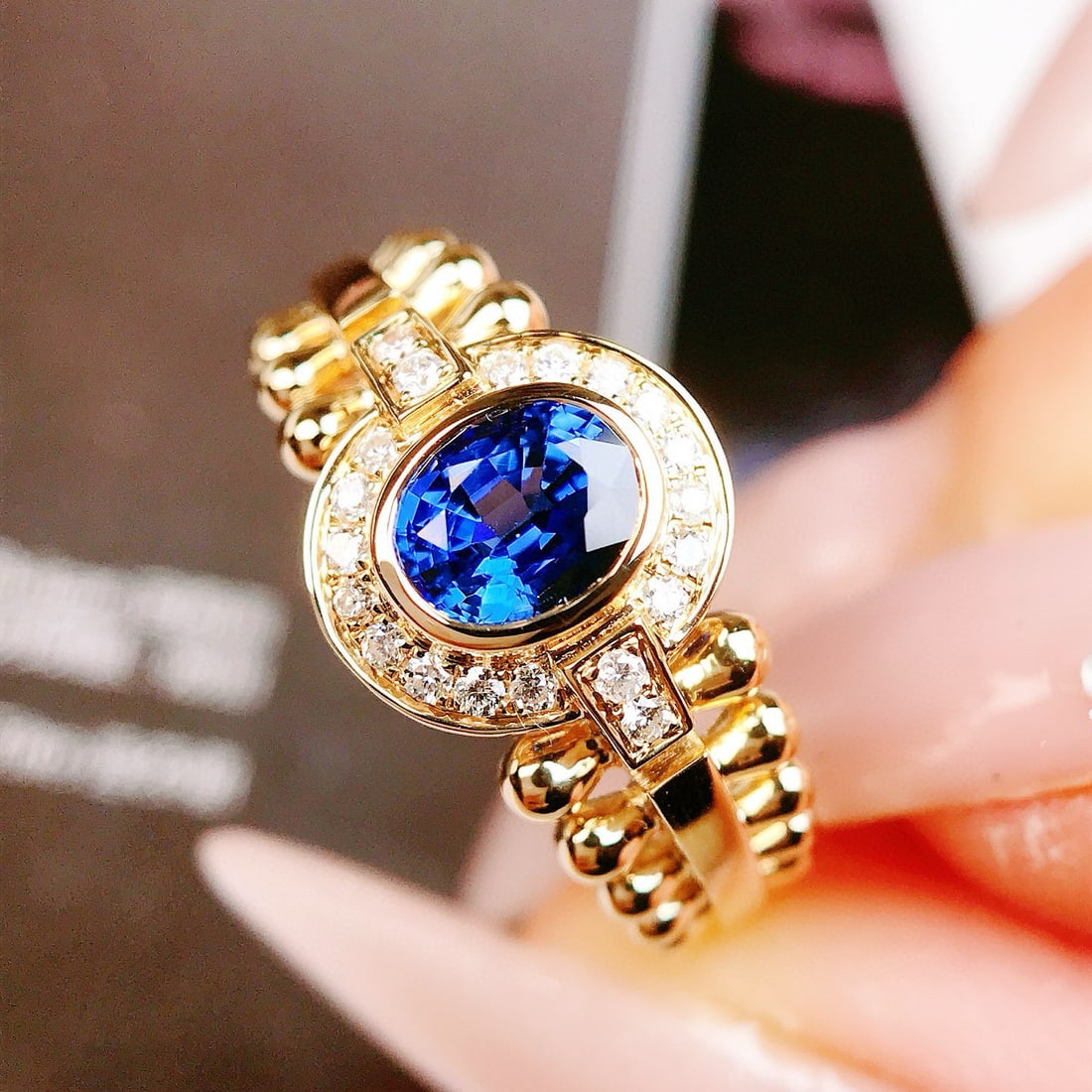 14k Gold 0.90 Ctw Vivid Blue Natural Sapphire & Diamond Ring - 2