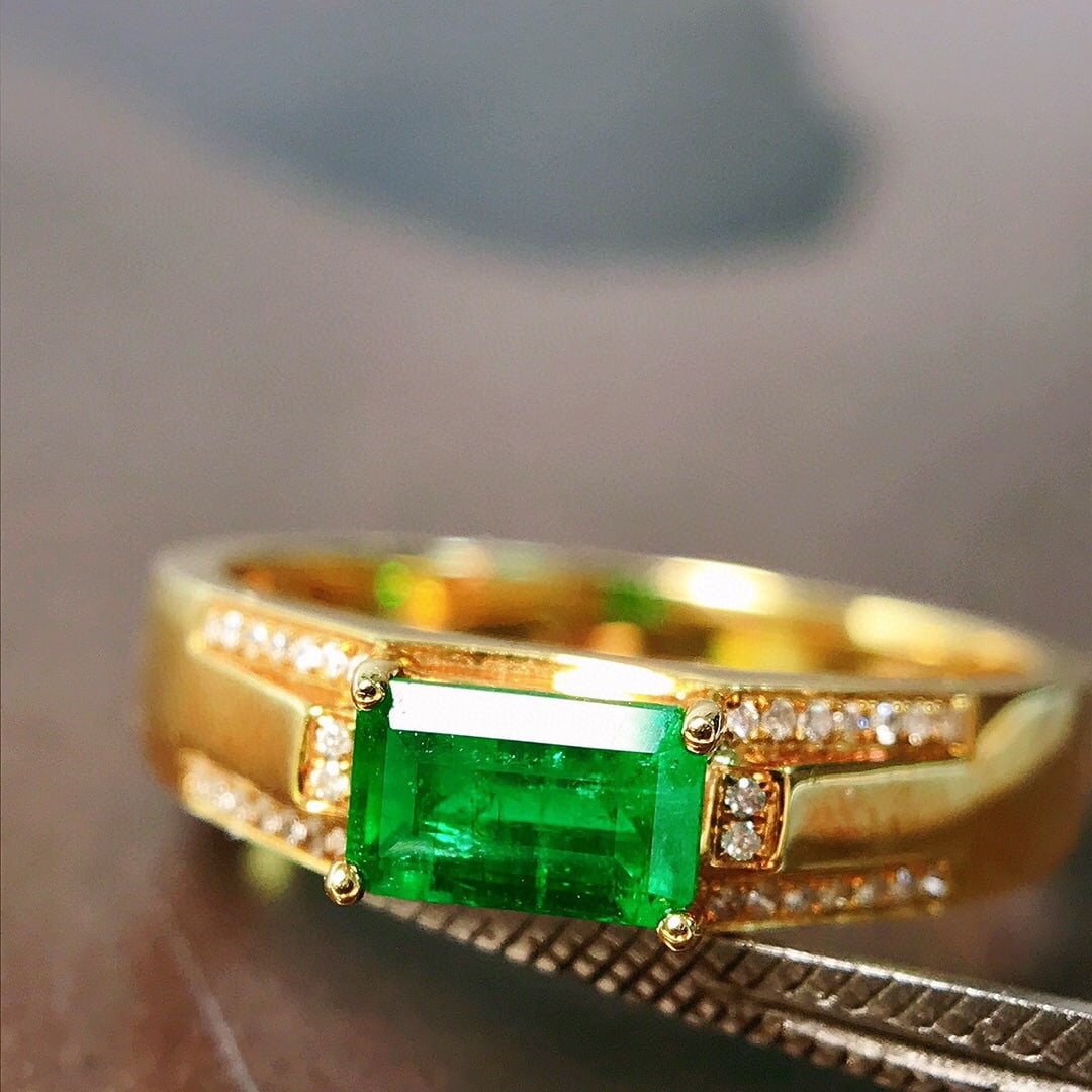 14k Gold 0.58 Ctw Vivid Green Natural Emerald & Diamond Ring: Ref:230956029 // gold content:14k gold // ring size:7. 25us // // main gemstone:emerald // shape:octagonal // carat weight:0. 53ct // color:vivid green // treatment:natural // // adjacent gemstone 2 :