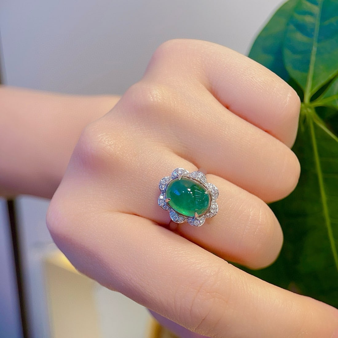 14k Gold 5 Ct Natural Emerald & Diamond Ring - 6