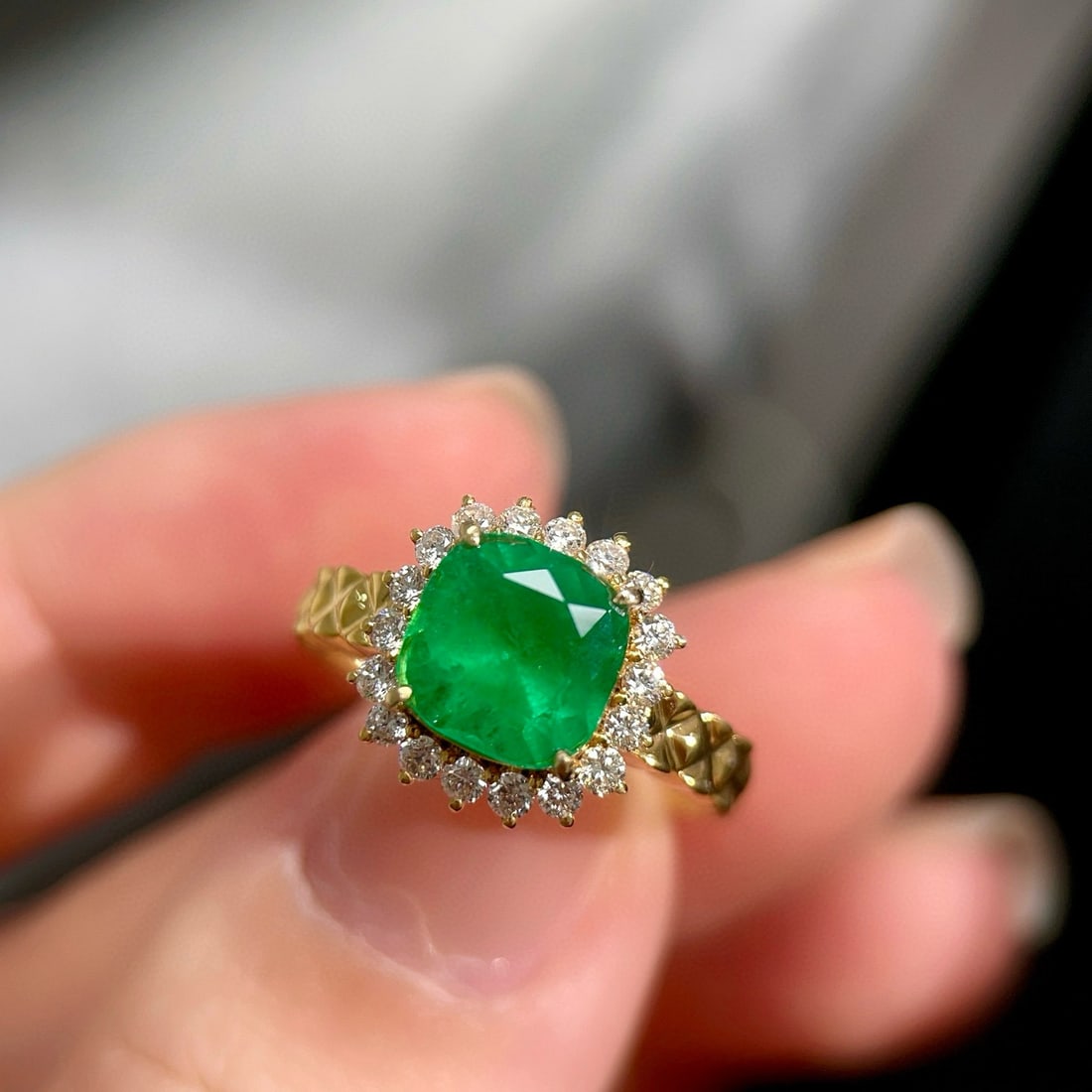 14k Gold 2.04 Ctw Vivid Green Natural Emerald & Diamond Ring - 3