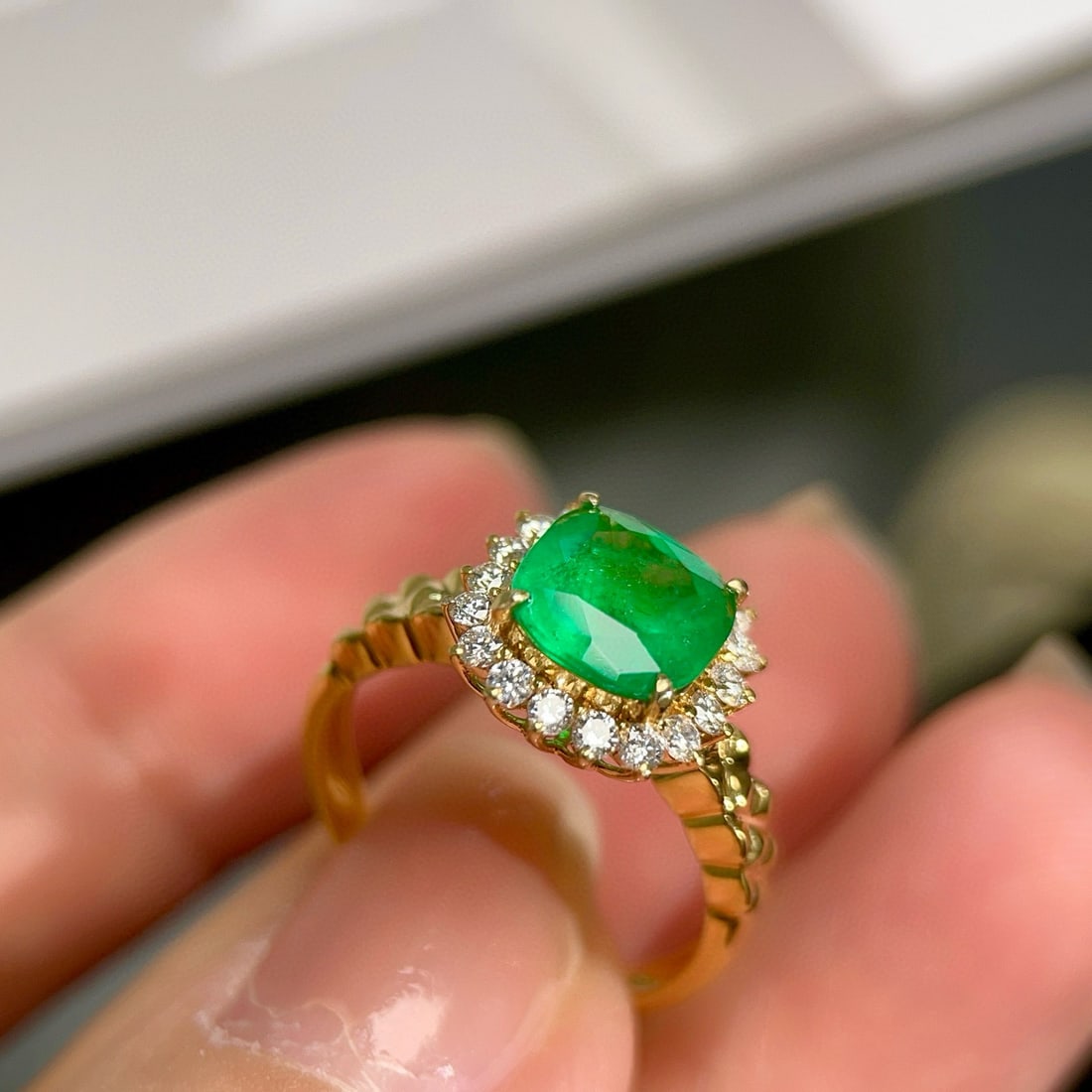 14k Gold 2.04 Ctw Vivid Green Natural Emerald & Diamond Ring - 5