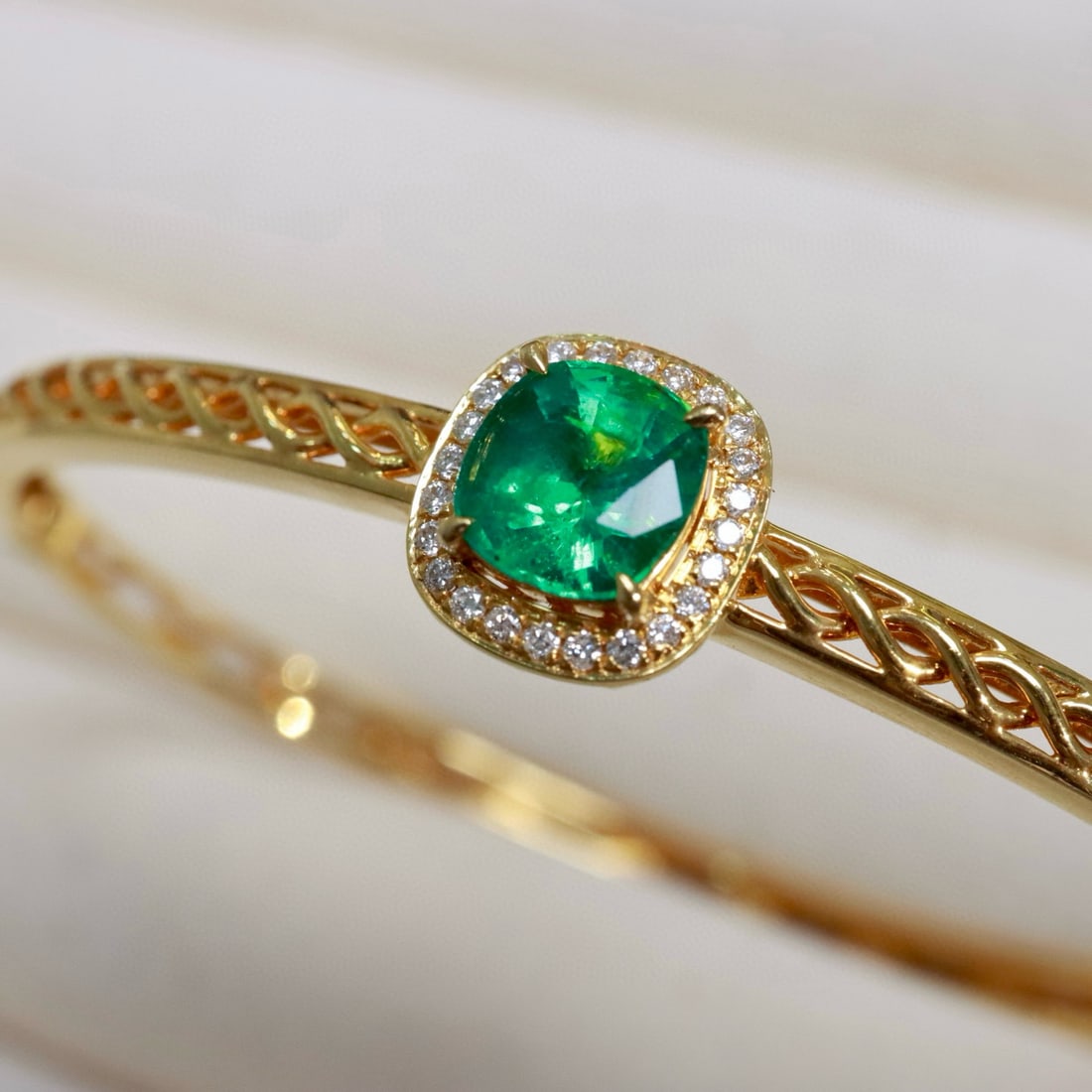 14k Gold 1.5 Ct Vivid Green Natural Emerald & Diamond Bangle - 3