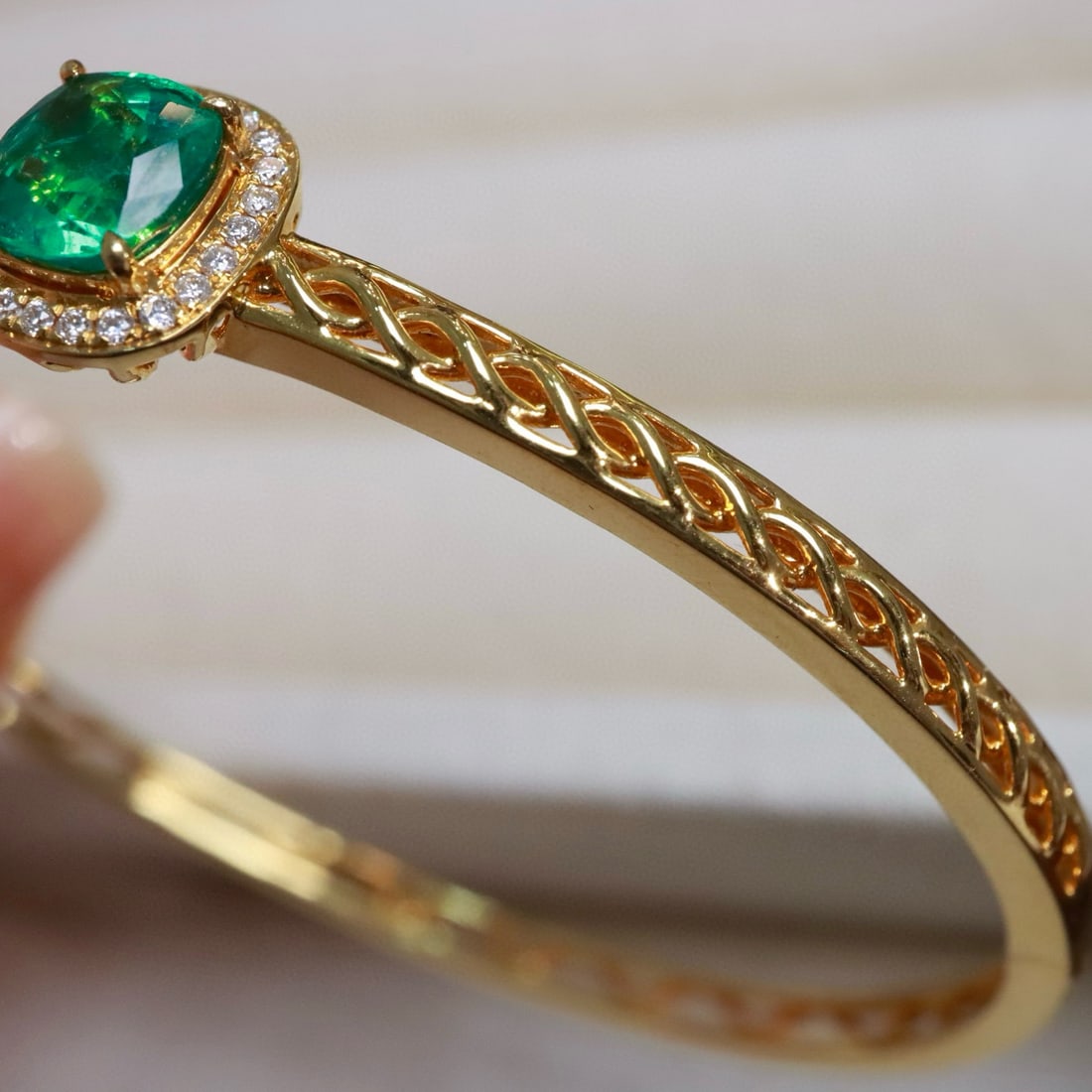 14k Gold 1.5 Ct Vivid Green Natural Emerald & Diamond Bangle - 5