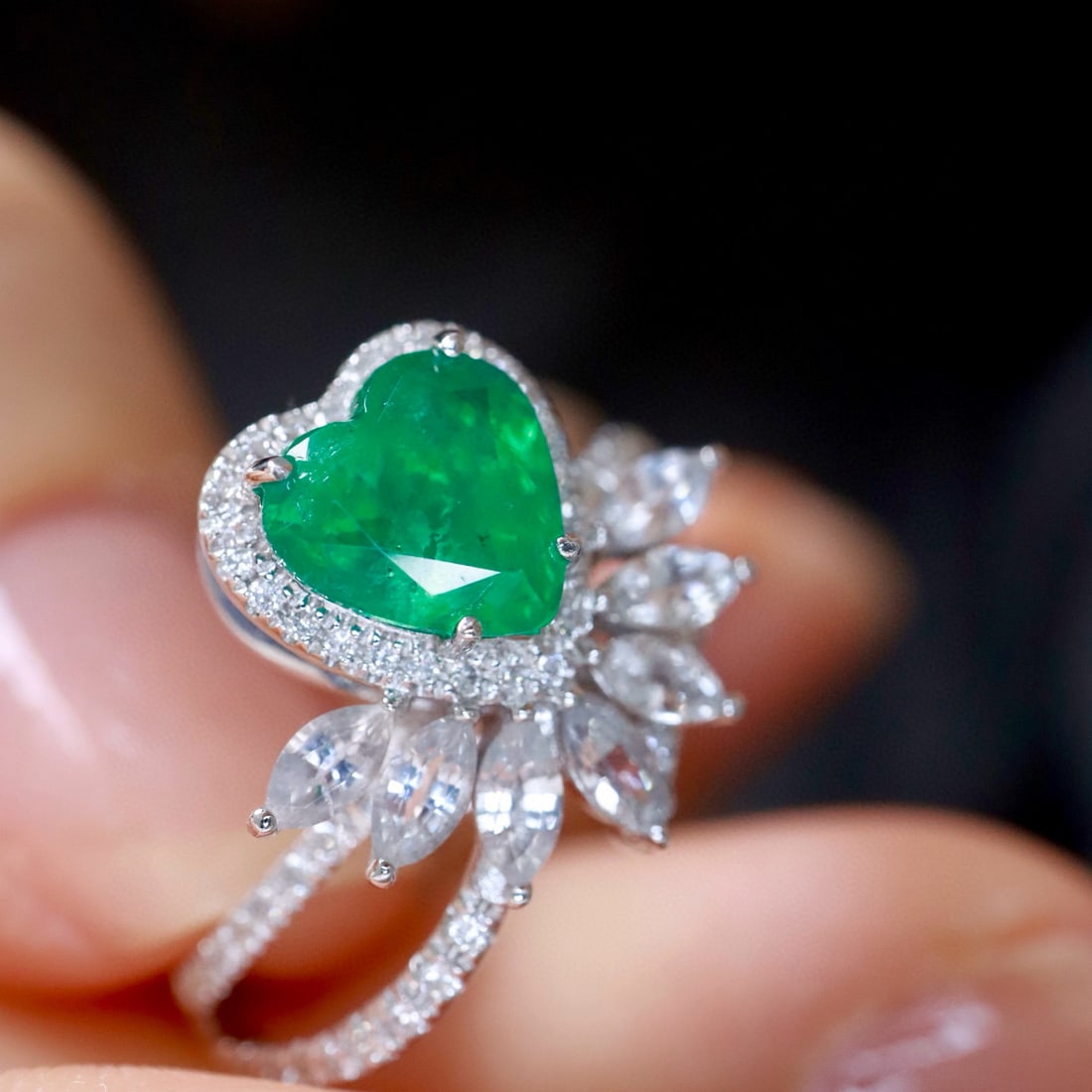 14k Gold 2.13 Ctw Vivid Green Natural Emerald & Sapphire Ring - 2