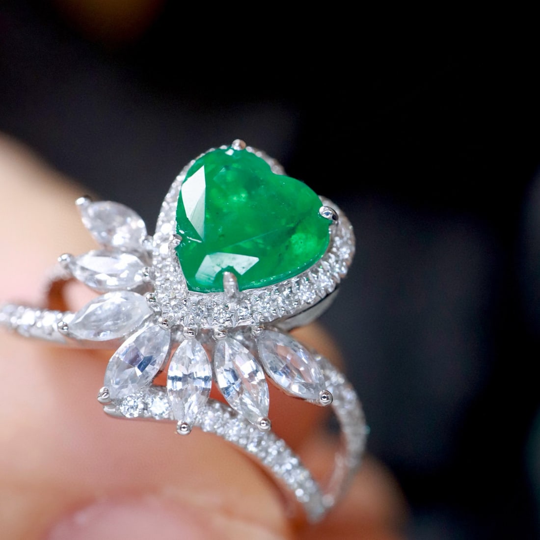 14k Gold 2.13 Ctw Vivid Green Natural Emerald & Sapphire Ring - 5