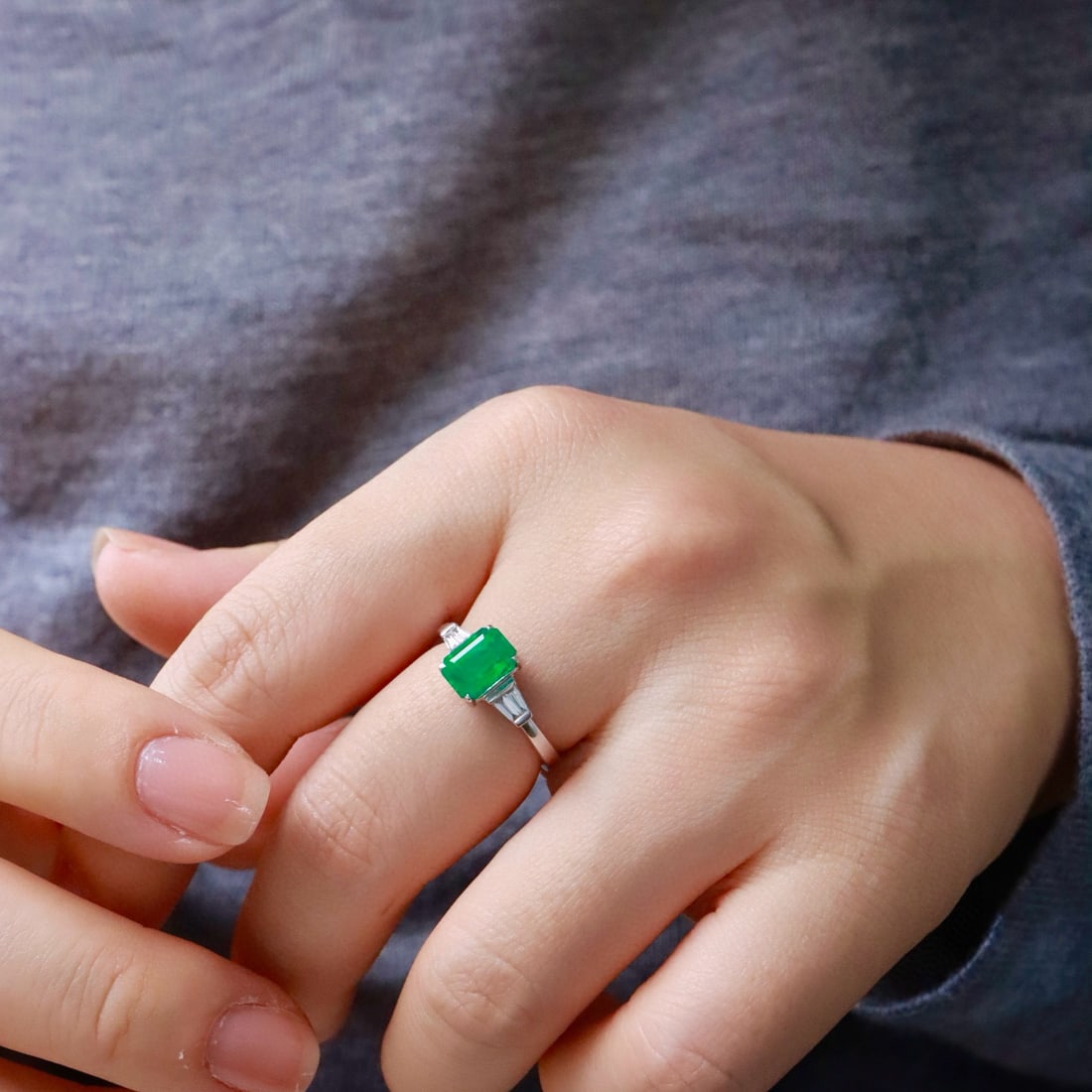 14k Gold 1.80 Ctw Vivid Green Natural Emerald & Diamond Ring - 6