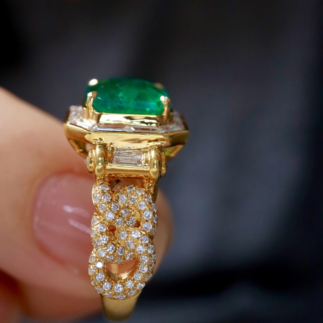 14k Gold 3.15 Ctw Vivid Green Natural Emerald & Diamond Ring - 5