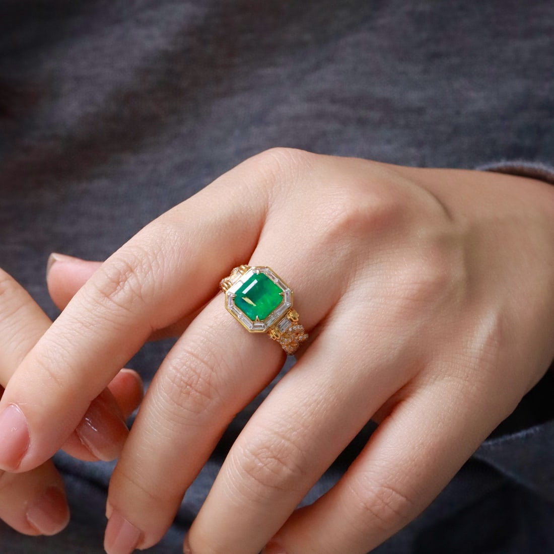 14k Gold 3.15 Ctw Vivid Green Natural Emerald & Diamond Ring - 6