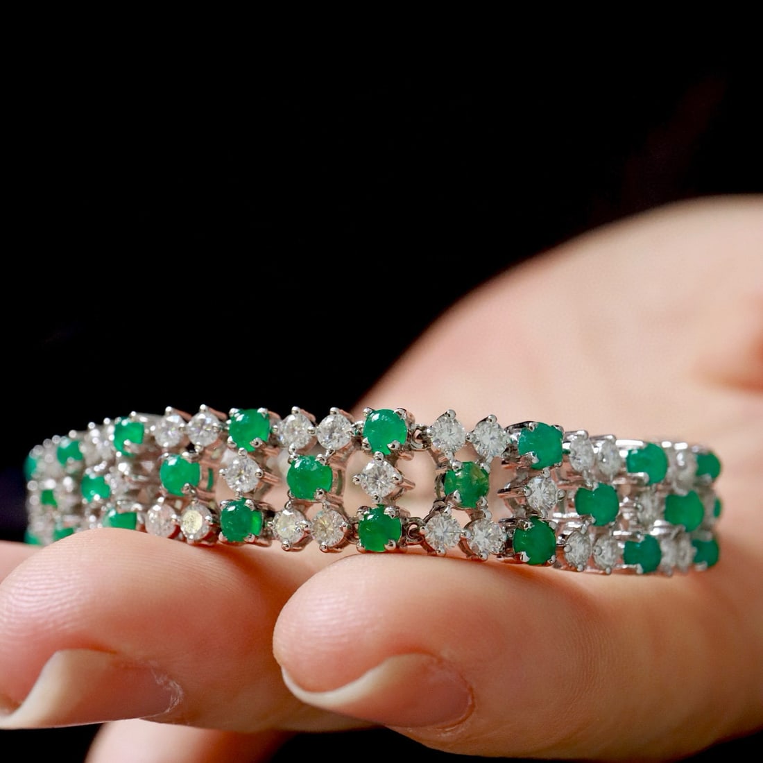 14k Gold 8 Ct Natural Emerald & Moissanite Bracelet - 4