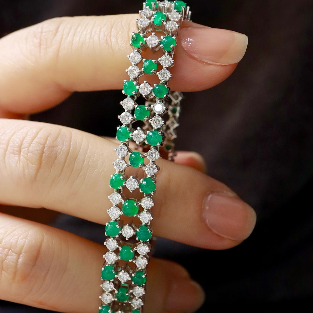 14k Gold 8 Ct Natural Emerald & Moissanite Bracelet - 6