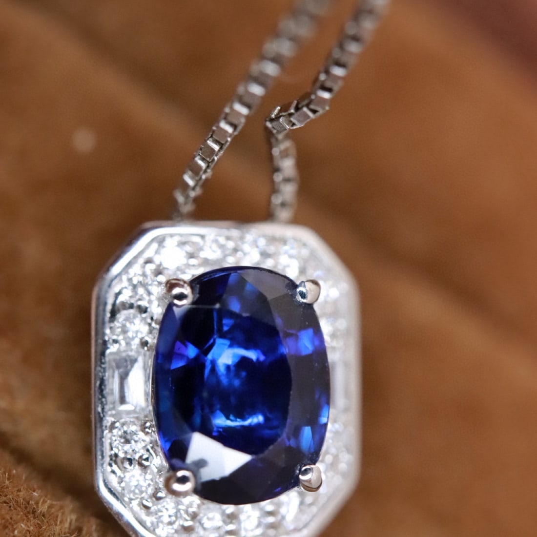 14k Gold 1.19 Ctw Natural Sapphire & Diamond Pendant( Without Chain ): Ref:230956063 // gold content:14k gold // main gemstone:sapphire // shape:oval // carat weight:1. 06ct // color:royal blue // treatment:natural // // adjacent gemstone 2 : diamond // shape:round // ca