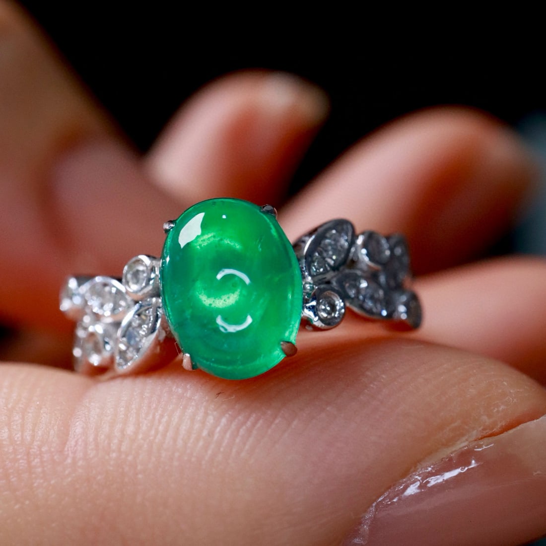 14k Gold 1.85 Ctw Natural Emerald & Diamond Ring: Ref:230956065 // gold content:14k gold // ring size:7. 25us // // main gemstone:emerald // shape:oval // carat weight:1. 7ct // color:green // treatment:natural // // adjacent gemstone 2 : diamond //