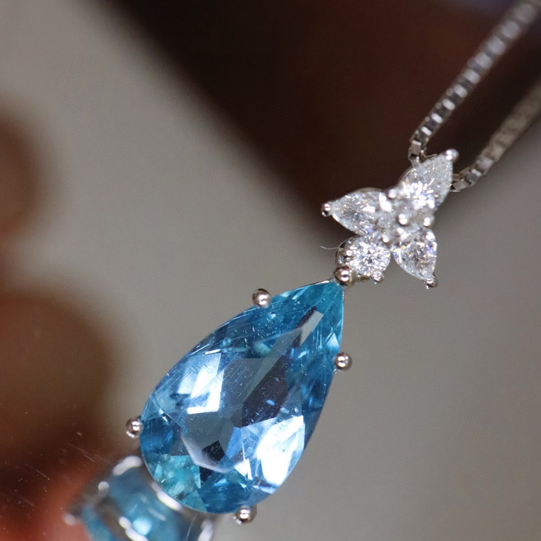 14k Gold 1.69 Ctw Natural Aquamarine & Diamond Pendant( Without Chain ): Ref:230956073 // gold content:14k gold // main gemstone:aquamarine // shape:pear // carat weight:1. 56ct // color:santa maria color // treatment:natural // // adjacent gemstone 2 : diamond // shape:mu