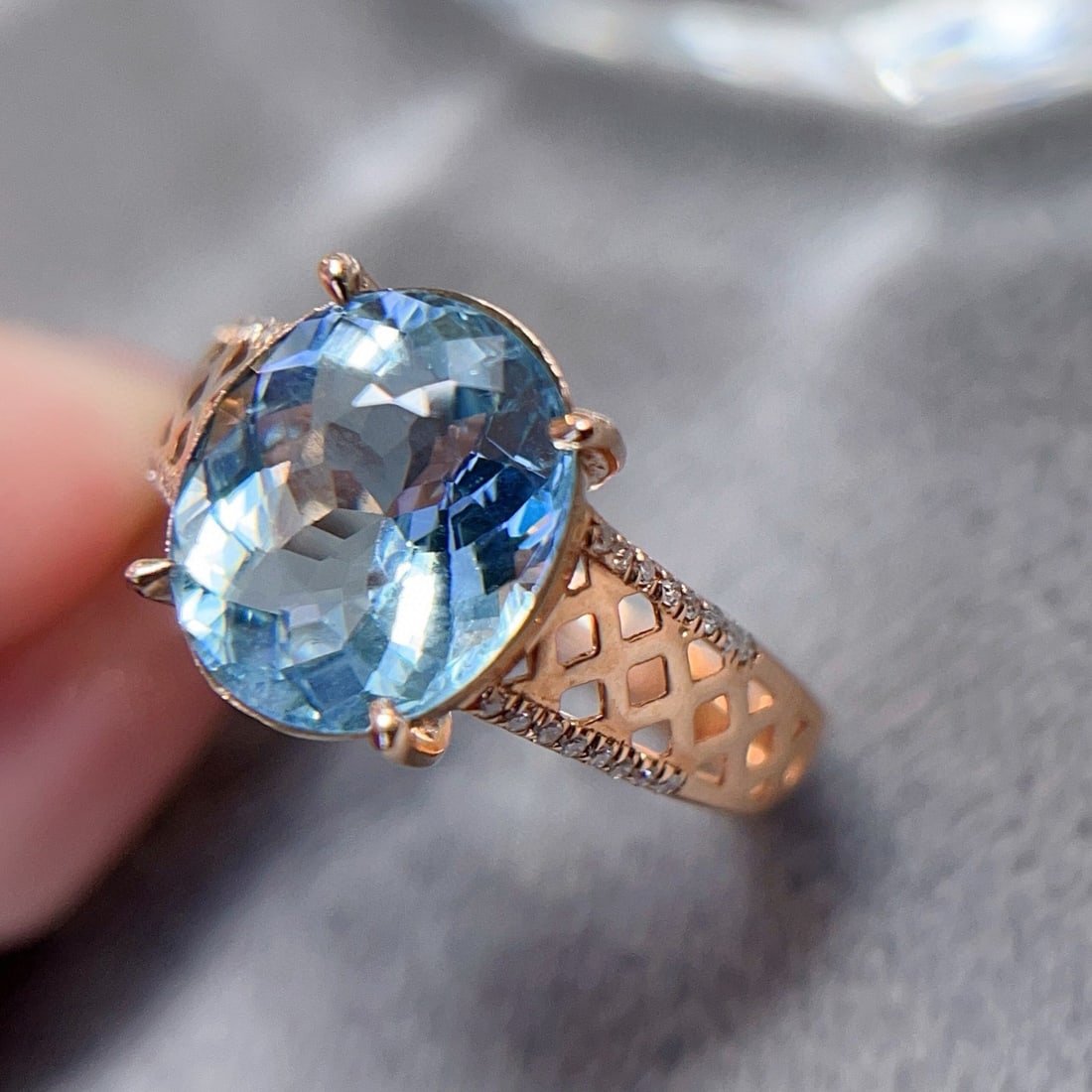 14k Gold 2.8 Ctw Natural Aquamarine & Diamond Ring - 3