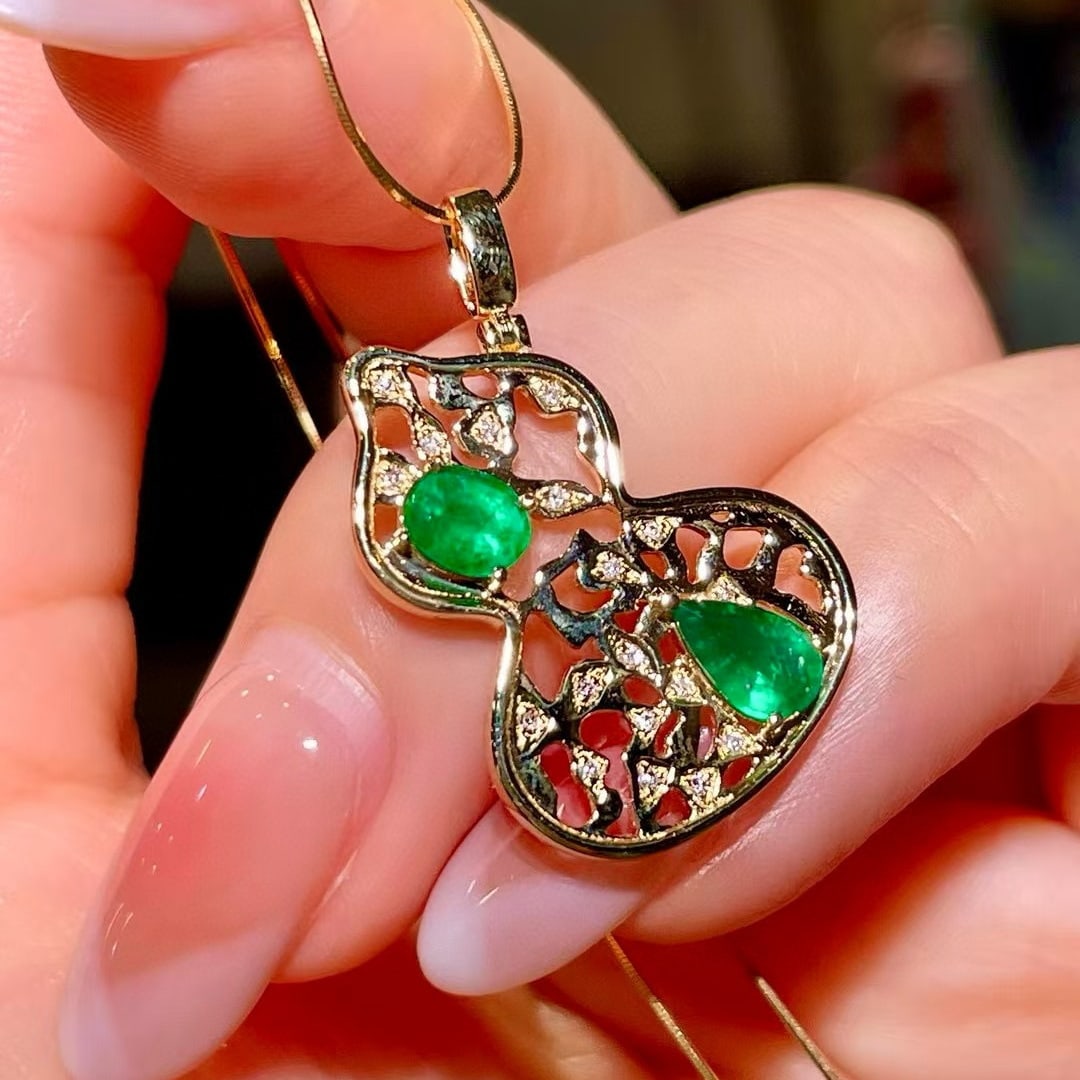 14k Gold 0.82 Ct Vivid Green Natural Emerald & Diamond Pendant( Without Chain ) - 2