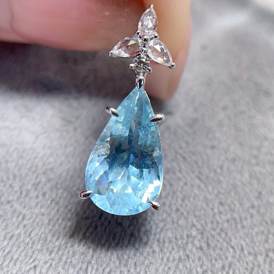 14k Gold 3.5 Ct Natural Aquamarine & Sapphire Pendant( Without Chain ) - 2