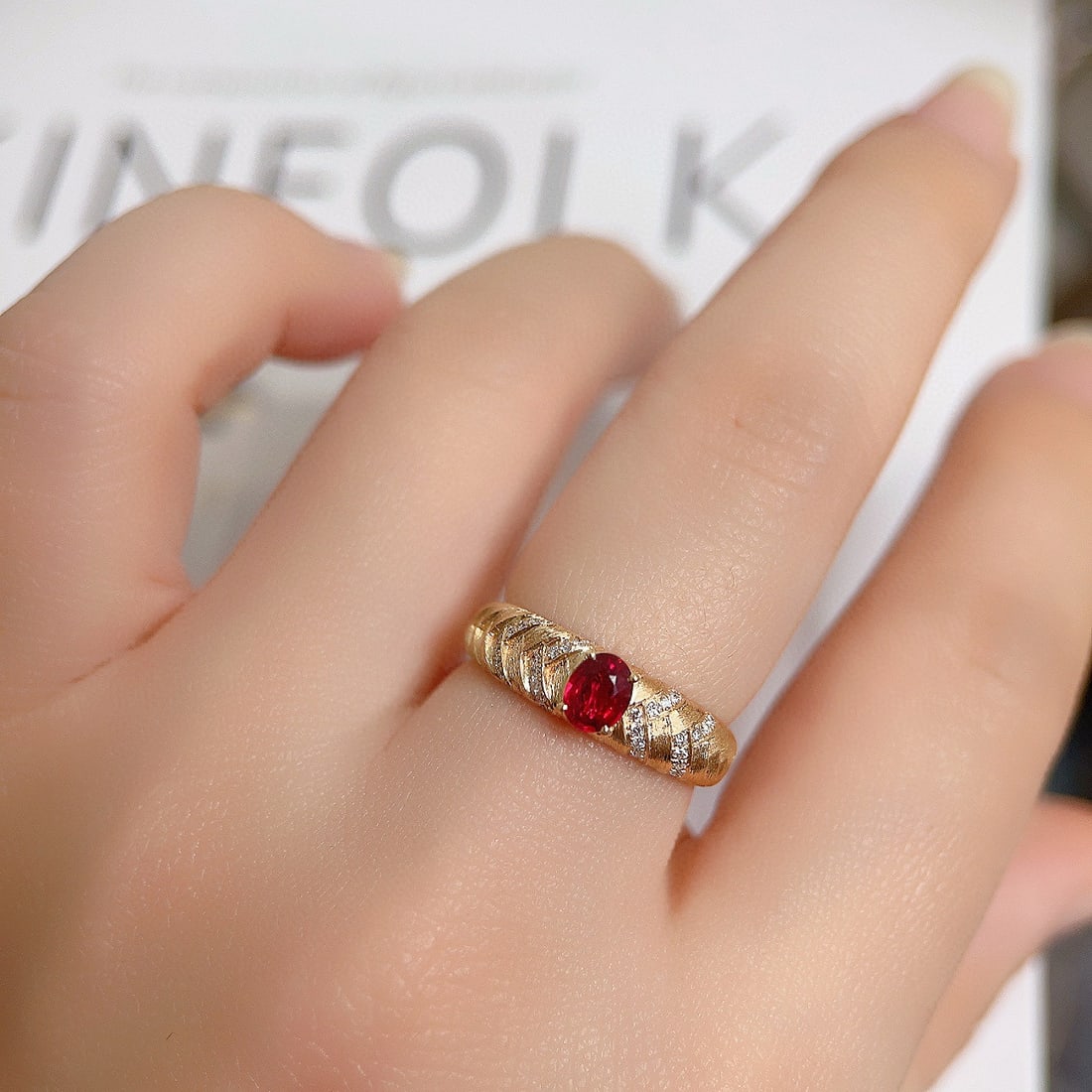 14k Gold 0.51 Ctw Natural Ruby & Diamond Ring - 5