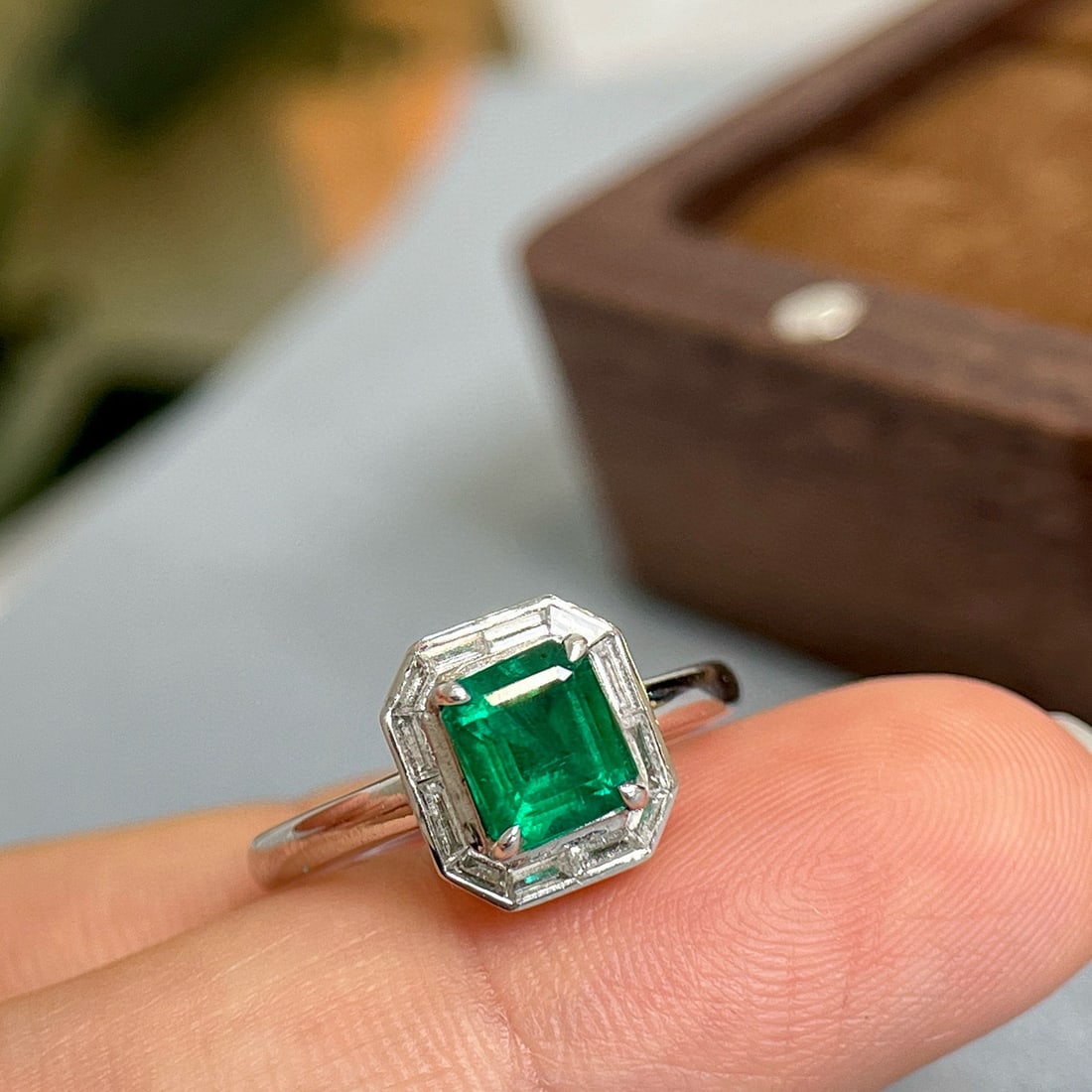 14k Gold 1.49 Ctw Vivid Green Natural Emerald & Diamond Ring - 3