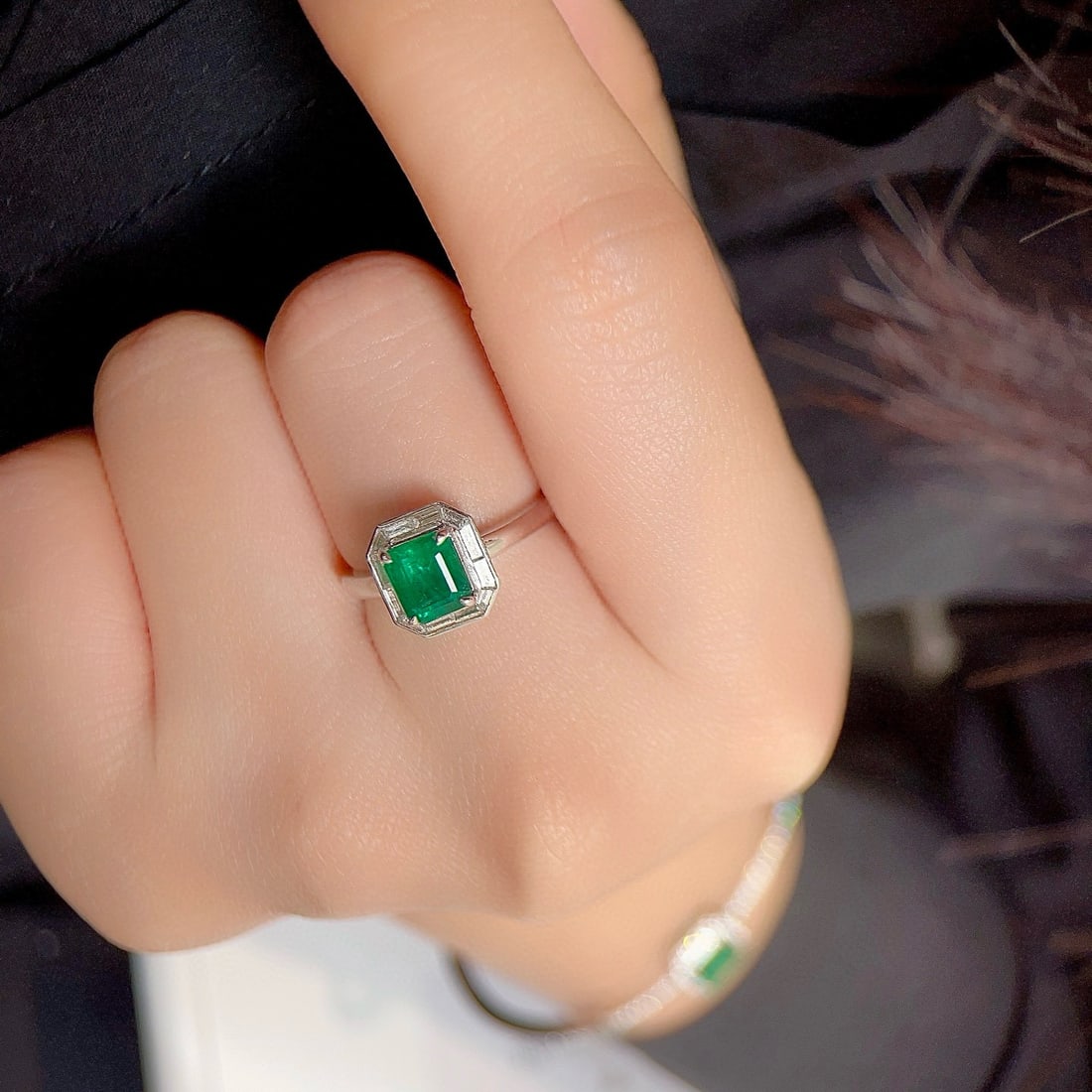 14k Gold 1.49 Ctw Vivid Green Natural Emerald & Diamond Ring - 5