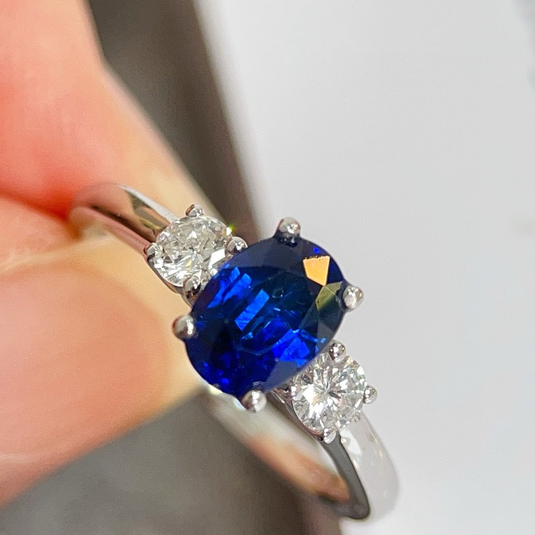 14k Gold 1.72 Ctw Natural Sapphire & Diamond Ring: Ref:230956102 // gold content:14k gold // ring size:7. 25us // // main gemstone:sapphire // shape:oval // carat weight:1. 42ct // color:royal blue // treatment:natural // // adjacent gemstone 2 : diam