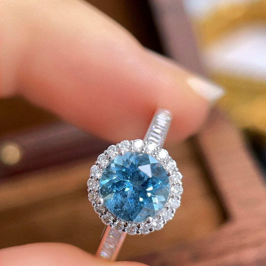 14k Gold 1.83 Ctw Natural Aquamarine & Diamond Ring: Ref:230956117 // gold content:14k gold // ring size:7. 25us // // main gemstone:aquamarine // shape:round // carat weight:1. 48ct // color:santa maria color // treatment:natural // cut grade:g // 