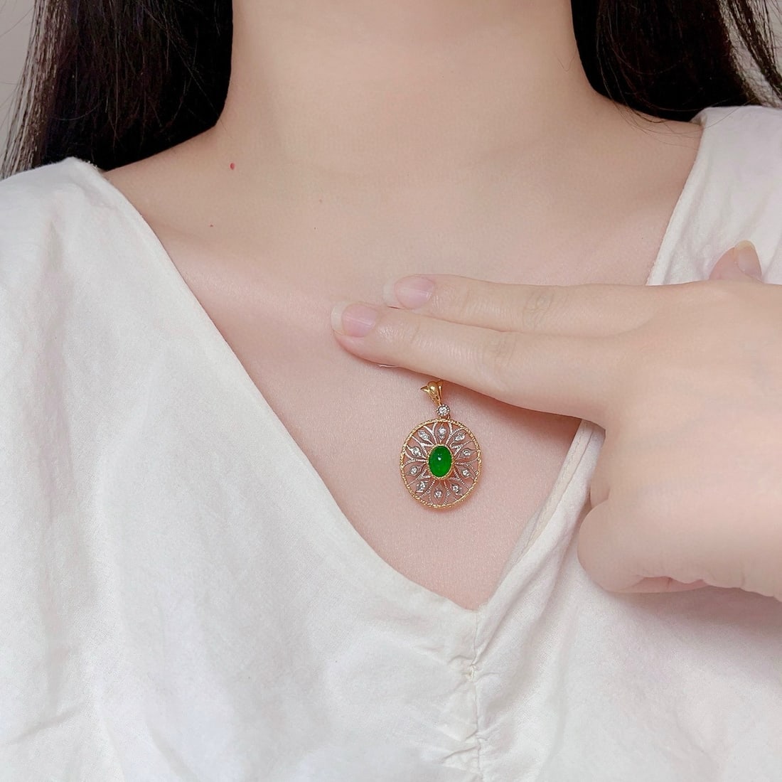 14k Gold 1.24 Ctw Vivid Green Natural Emerald & Diamond Pendant( Without Chain ) - 5