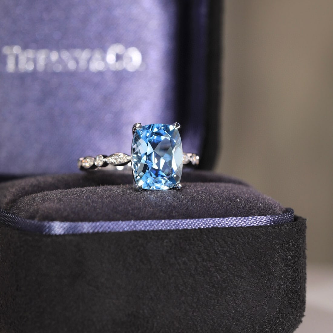 14k Gold 2.56 Ct Natural Aquamarine & Diamond Ring - 9