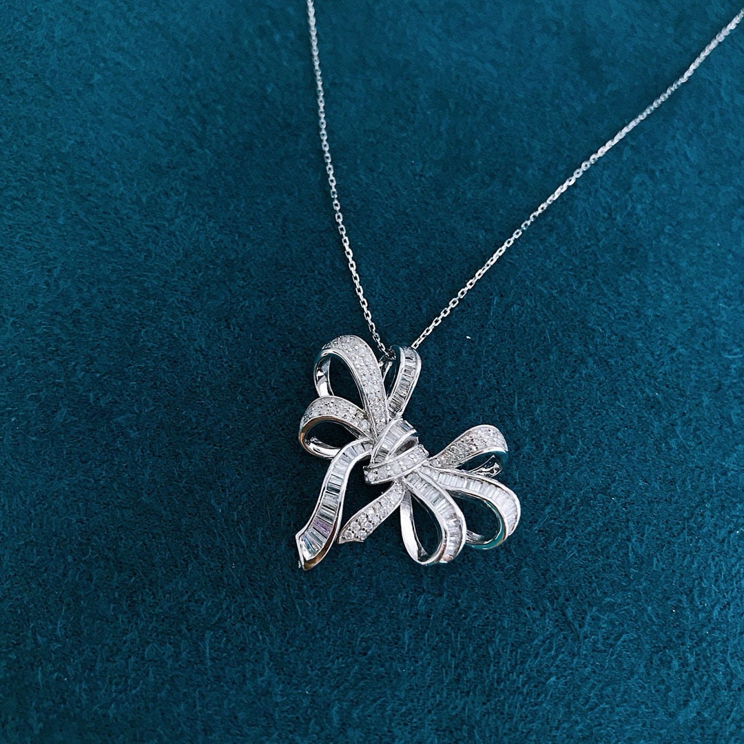 14k Gold 0.68 Ct Natural H Diamond Pendant( Without Chain ): Ref:230956138 // gold content:14k gold // main gemstone:diamond // shape:multiply // carat weight:0. 68ct // clarity grade:vs-si // color:h // treatment:natural // High Estimate: 5000 Condition: New