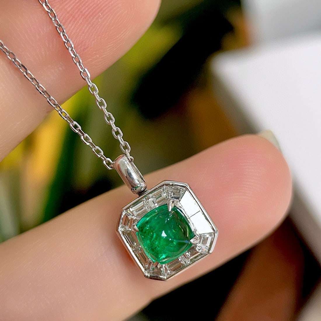 14k Gold 1.65 Ctw Natural Emerald & Diamond Pendant( Without Chain ): Ref:230956156 // gold content:14k gold // main gemstone:emerald // shape:suger-loaf // carat weight:1ct // color:green // treatment:natural // // adjacent gemstone 2 : diamond // shape:baguette // car
