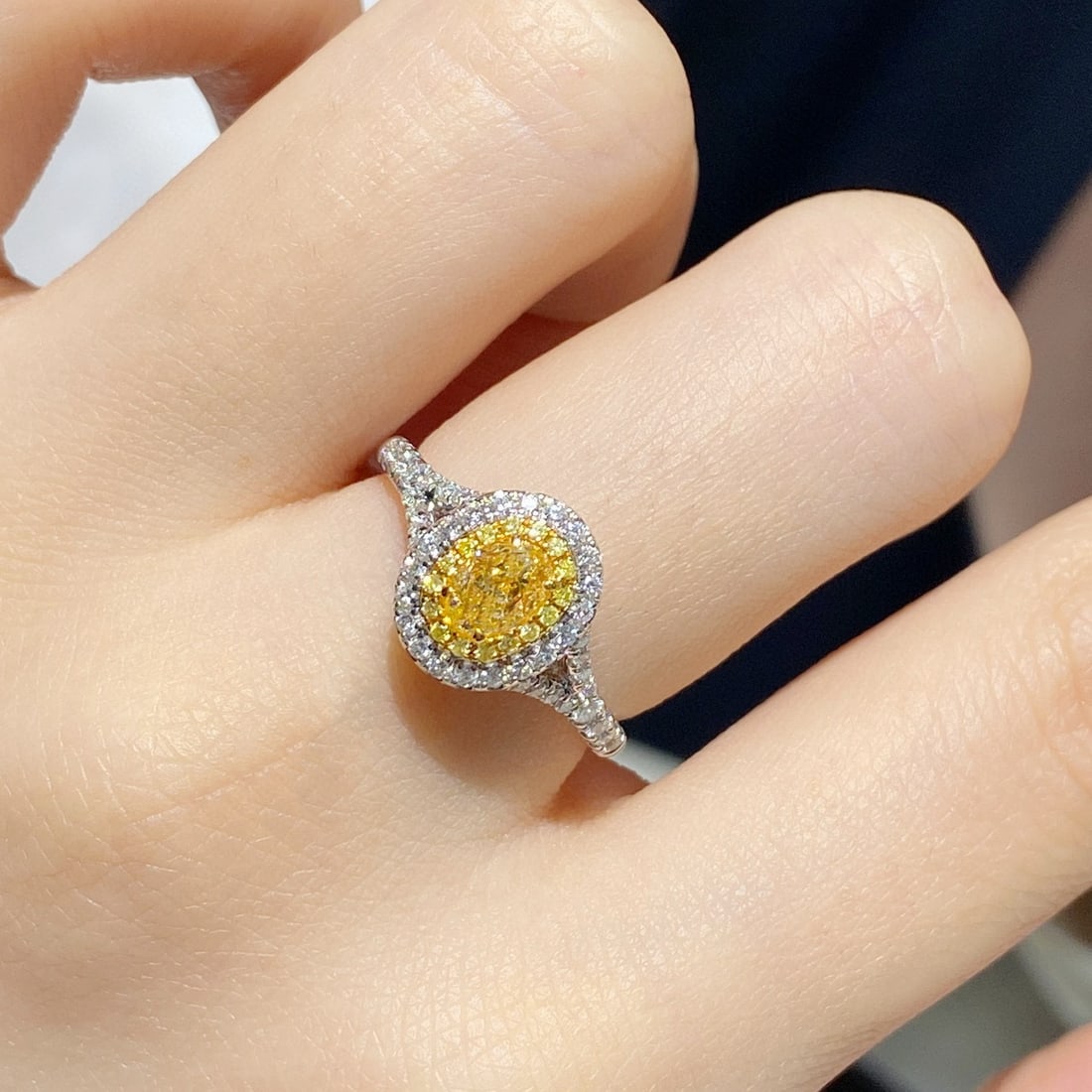14k Gold 0.83 Ctw Natural Yellow Diamond & Diamond Ring - 4
