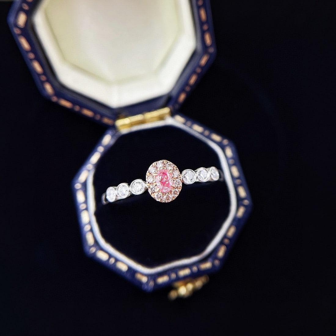 14k Gold 0.28 Ctw Natural Pink Diamond & Diamond Ring: Ref:230956214 // gold content:14k gold // ring size:7. 25us // // main gemstone:pink diamond // shape:oval // carat weight:0. 10ct // color:pink // treatment:natural // // adjacent gemstone 2 : diamon