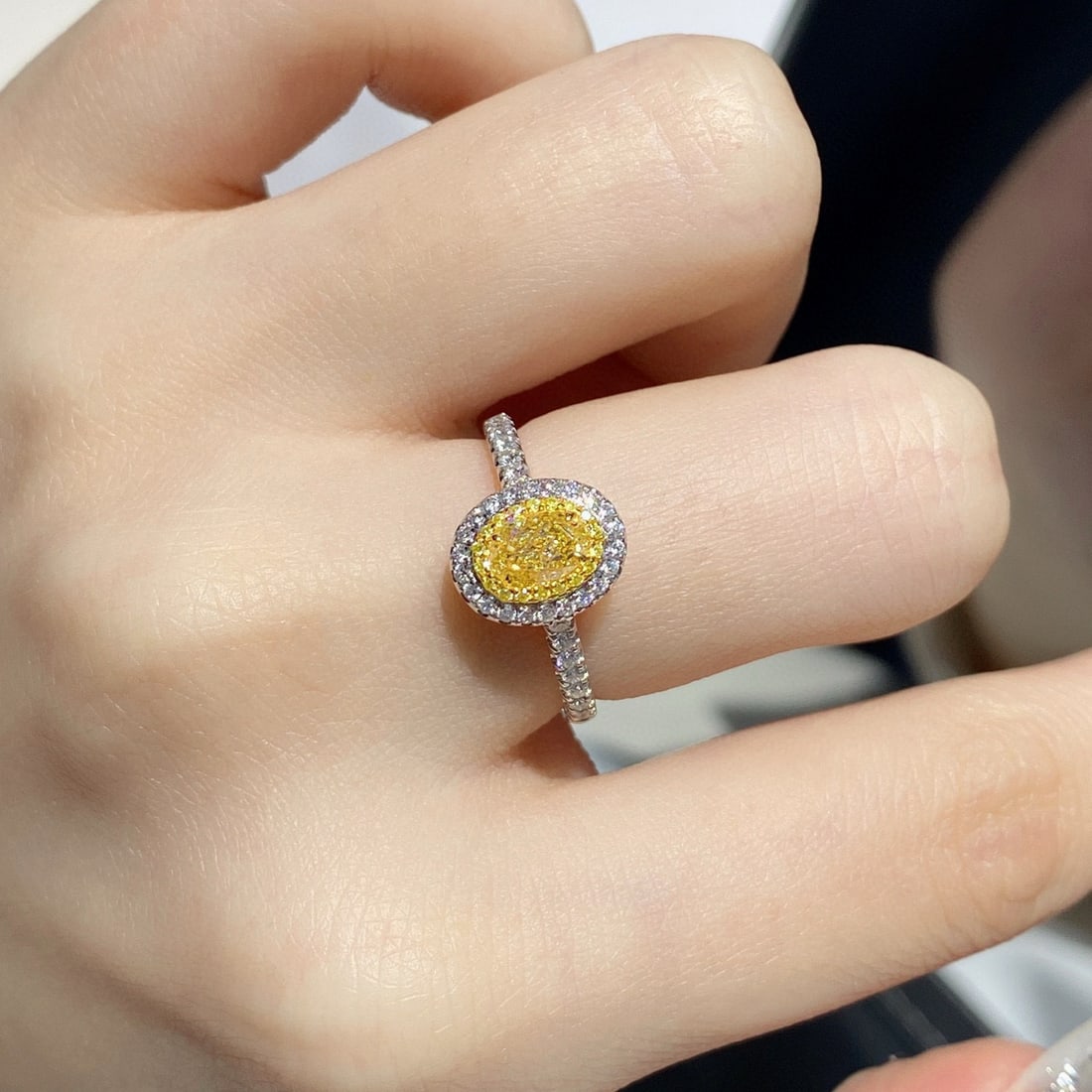 14k Gold 0.88 Ctw Natural Yellow Diamond & Diamond Ring - 4