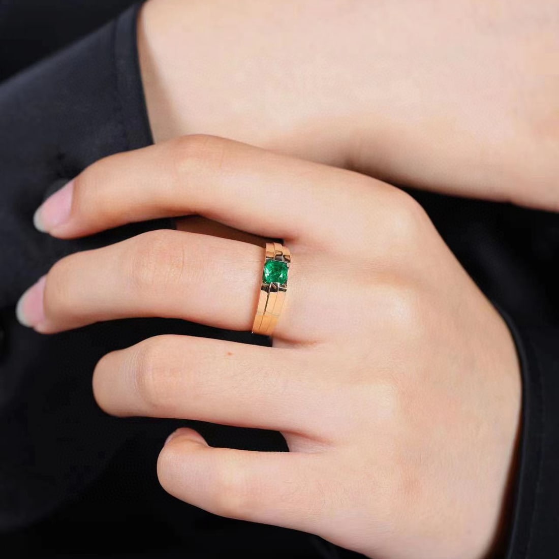14k Gold 0.5 Ct Vivid Green Natural Emerald Ring - 5